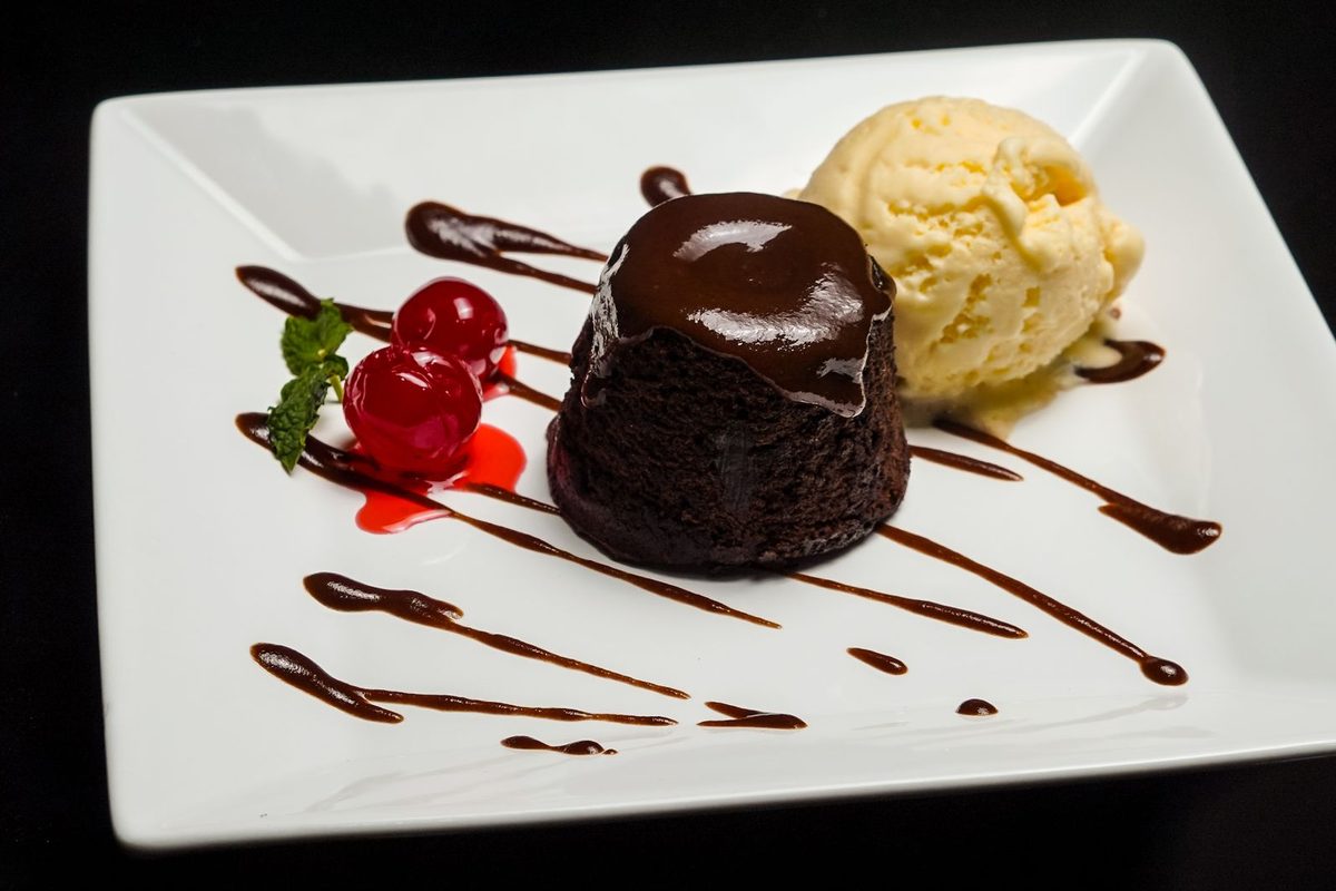 Fondant au chocolat et sa boule vanille